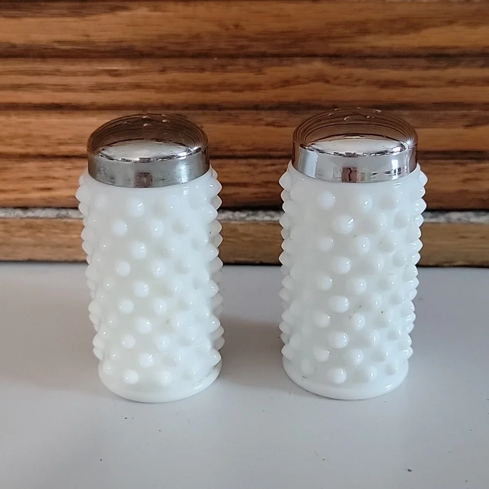 Vintage Salt & Pepper Shaker Fenton hobnal milk glass